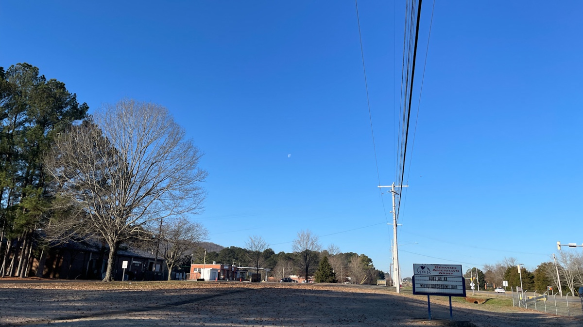 Photo of the moon in the morning time